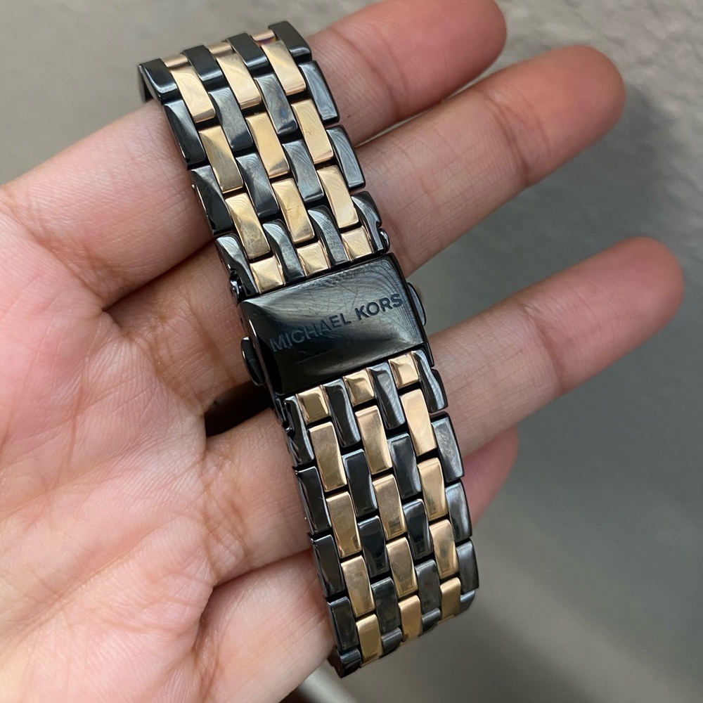 Michael Kors Watch - Picture 4 of 8